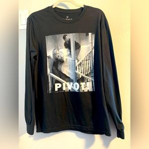 FRIENDS tv show PIVOT tshirt